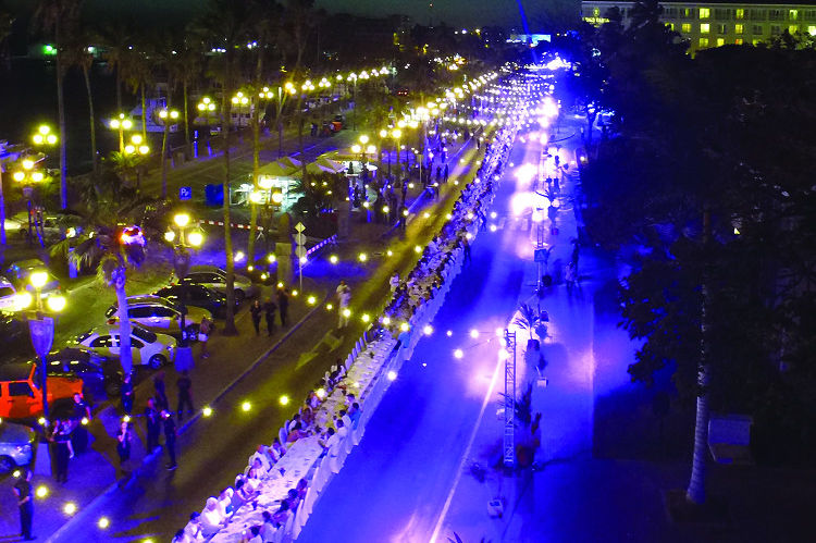 Long Table Aruba Renaissance