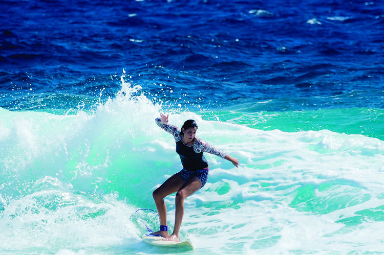 Aruba surfing